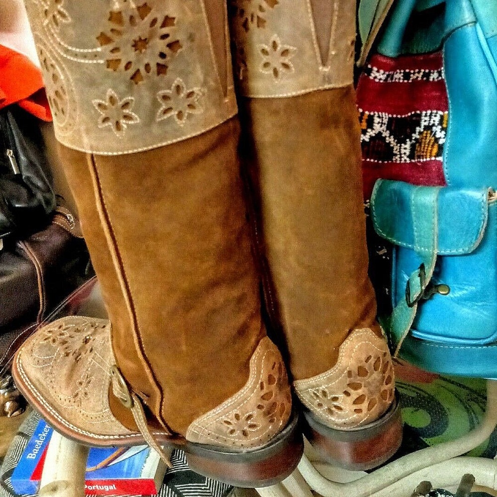 RELISTED SIZE 7 AVAILABLE Laredo | Caught You Lookin' Distressed Square Toe - Picture 5 of 12